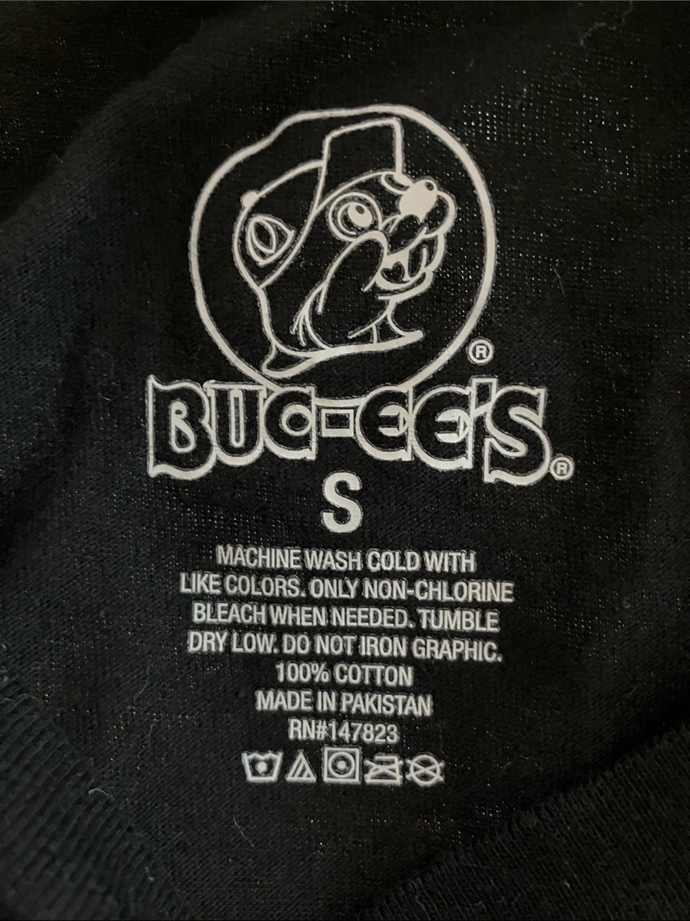 Buc-ees. Black tee shirt. Size- S - Picture 3 of 3
